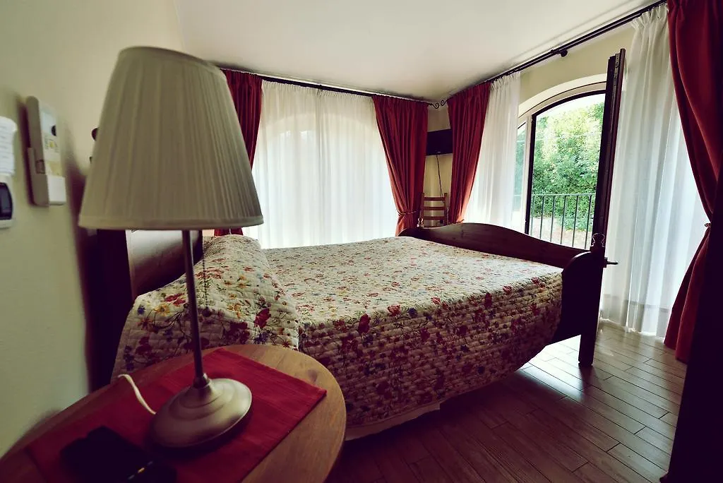 Corte Pattana Pietrasanta 0*,
